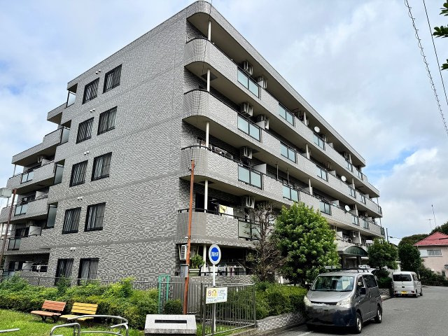 ～内装フルリノベ中マンション　スーパー・ドラッグストア徒歩6分～