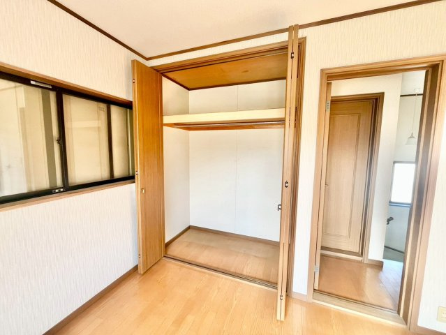 2階の洋室の収納♪