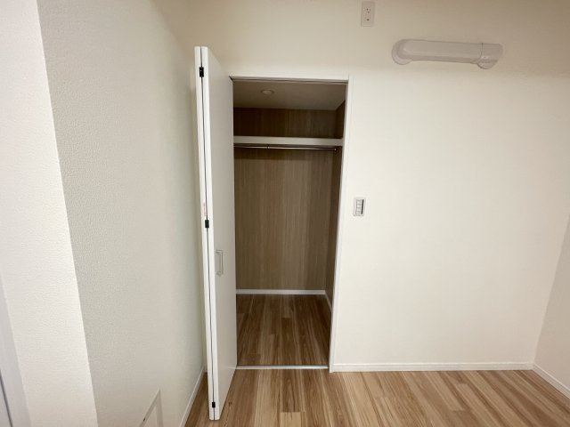 各居室に収納がついており、家族で使い分けしやすくなっています。　