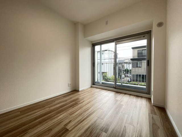シンプルな洋室は、幅広い用途でお使いいただけます。　