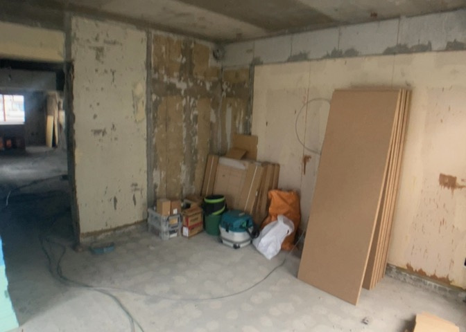 デザイン性を重視しすぎて収納が少なかった！なんてことにならないため、事前に現地で収納の数を確認しておくことをお勧めします。クローゼット以外にも床下収納や屋根裏収納、パントリーなどもチェックしましょう。