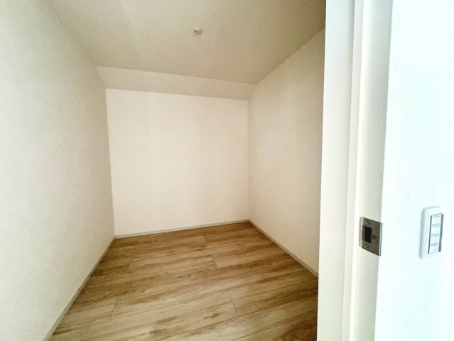 季節物の衣類や大きな荷物もまとめて収納OK
