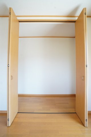 各洋室に収納スペースあります！収納があることでお部屋がスッキリ片付きます♪