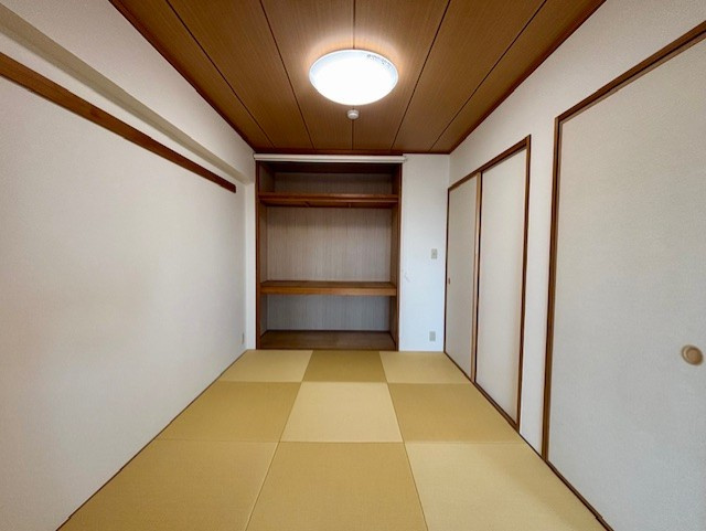 寝室や客間など多用な活用が考えられる和室はすっきりと落ち着いた雰囲気を大切にしました。2026年4月撮影
