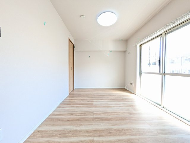 ～リビングに隣接している5.0帖の洋室です～
