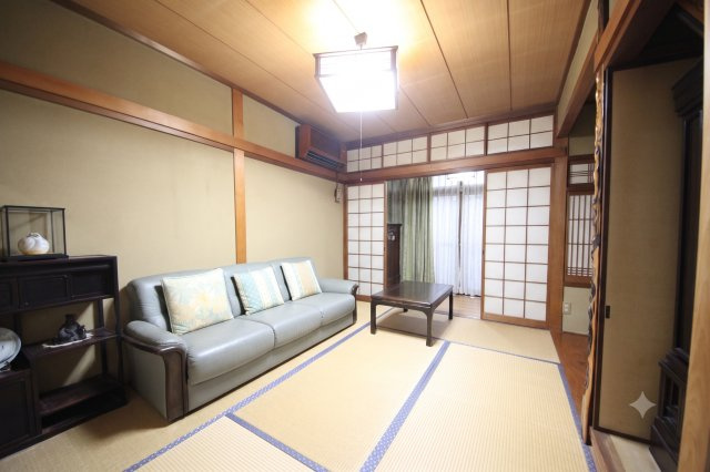 2027年7月撮影、和室、AIで家具消し加工してあります