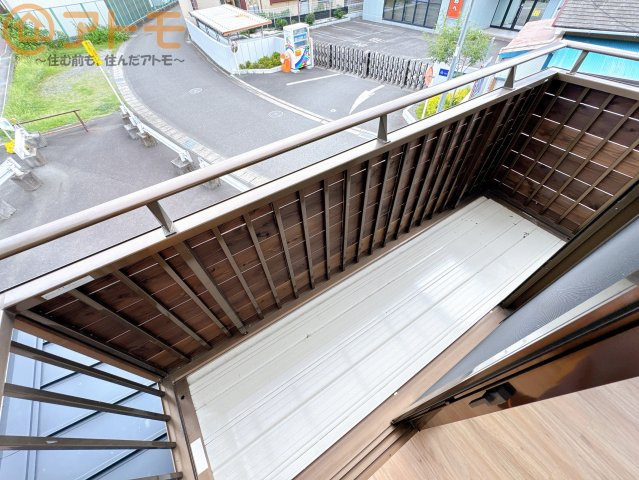 陽当りの良いベランダはお洗濯物はもちろんお布団もふかふかになります♪