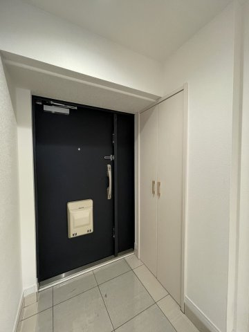 広々とした玄関は、ベビーカーのご利用にも便利です。　