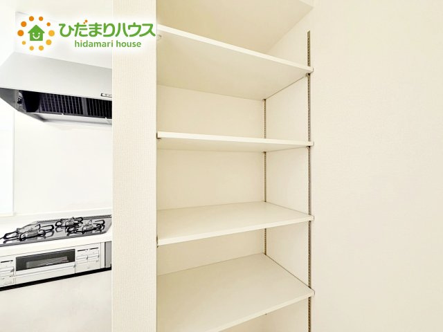 収納があれば物を整理整頓しやすく、部屋が常にすっきりとした状態を保てます。