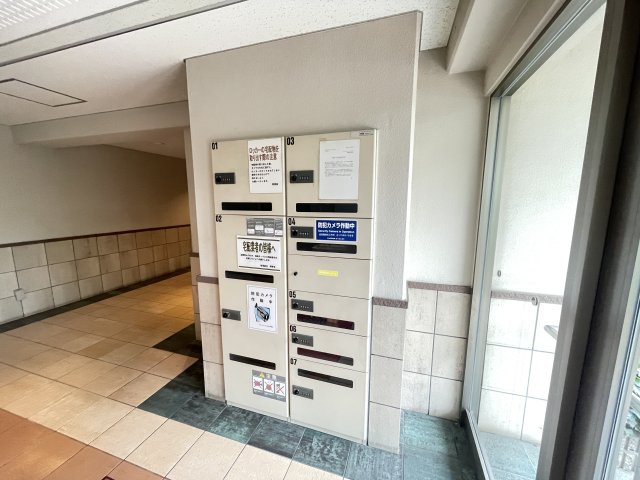 便利な宅配ボックス付きで、再配達の手間も減らせます。　