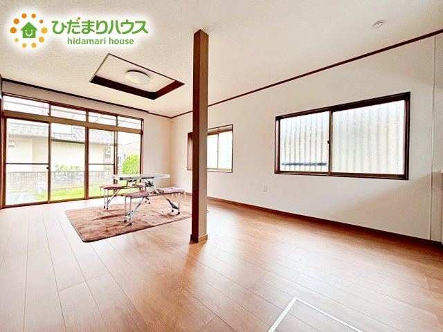太陽の日差しがたっぷり入るリビング☆　家族の笑い声が響く、一家団らんにふさわしいリビングです(^^♪