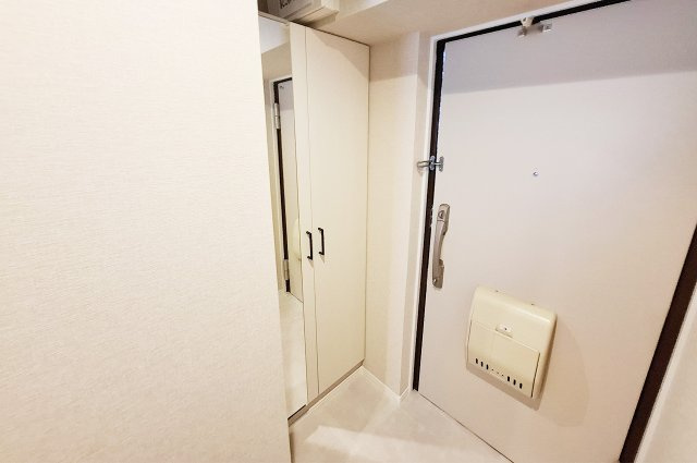玄関：下駄箱を新調済み。