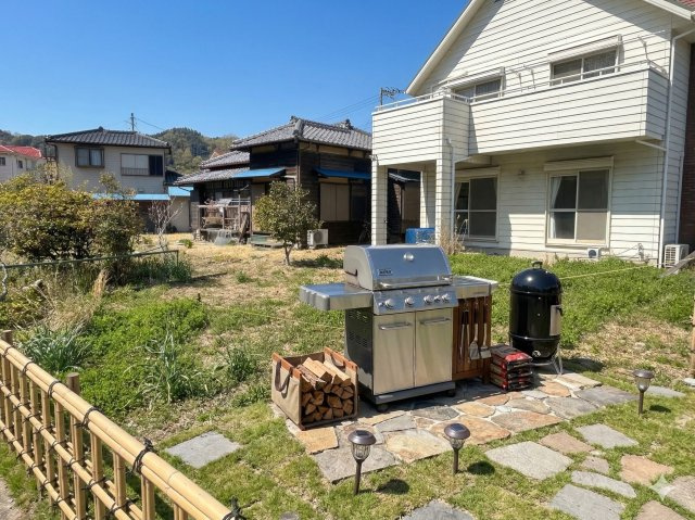 南側に広がるお庭になります。ご家族皆様で有意義な時間をお過ごしください。　※本画像はCGで作成しており、実際の現地家具とは相違いたします。また販売価格に家具は含まれません。