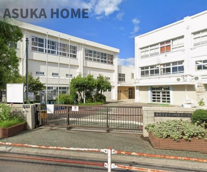 横浜市立六つ川台小学校が徒歩8分でございますので安心ですね。