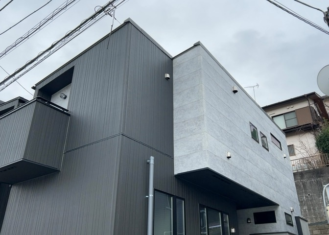 ついに完成致しました！現地をご見学に行く際は、道路の幅や周辺の交通量、施設などをご確認頂くことをおすすめします！物件の流れが早いため、内見をしたい方はお早めに当社営業までお問い合わせ頂きご予約下さい！