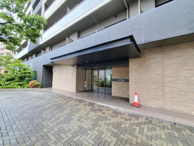 毎日通るエントランスはこのようになっています