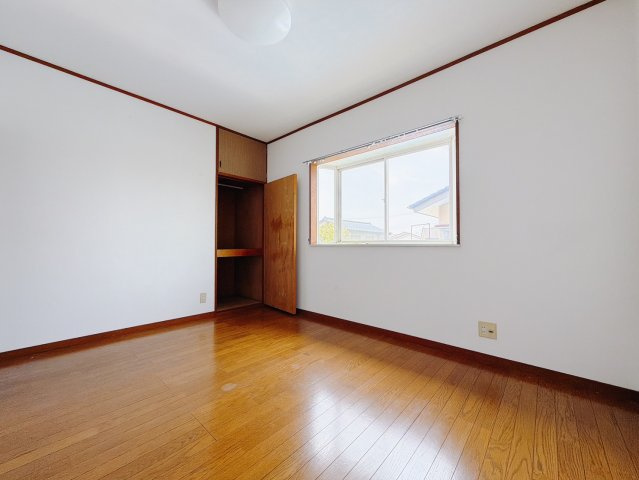 ■2階洋室｜2階各居室には収納をご用意しています♪常にお部屋を綺麗に保てます！小さなお子様も自然とお片付けができるようになるのでうれしいですよね！