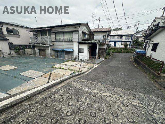 最寄りの西谷駅や横浜駅行きのバス停までほぼ平坦です。