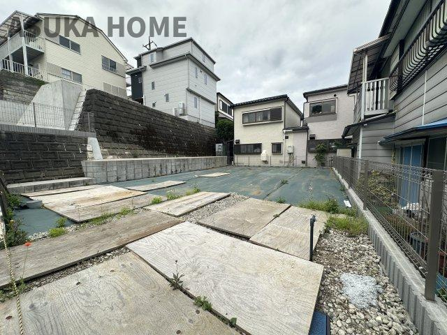 通いやすい近所にスーパー銭湯や大きな公園も有り閑静な住宅街なのに楽しめる施設も豊富です。