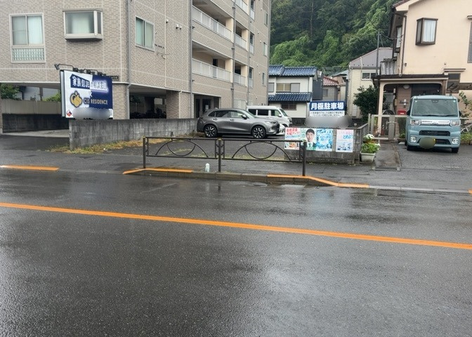隣家の土地はどうなっているのか、生活利便施設が近くにあるのか、学校まで近いかなど、お客様のライフスタイルにあわせたイメージが重要です。また、近くにあると困る施設が近くにないかも確認するといいでしょう。