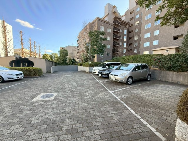 敷地内駐車場の一部