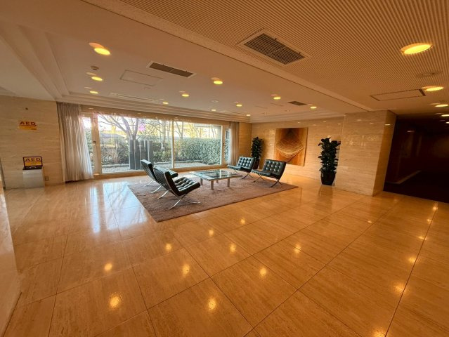 マンションエントランス