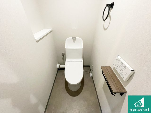 シンプルで清潔感のあるトイレです。