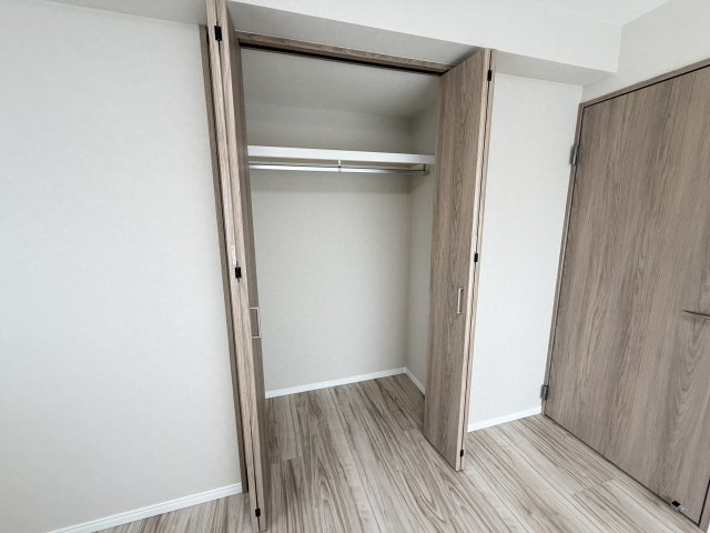 各居室に収納がついており、家族で使い分けしやすくなっています。　
