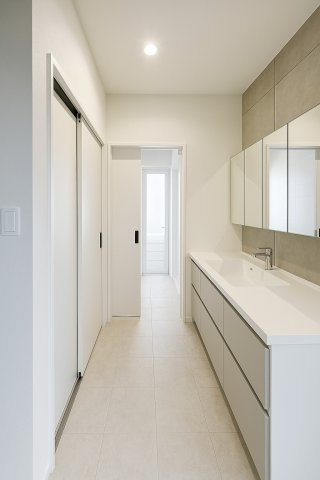 広い洗面スペース