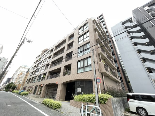 落ち着いた雰囲気の外観です