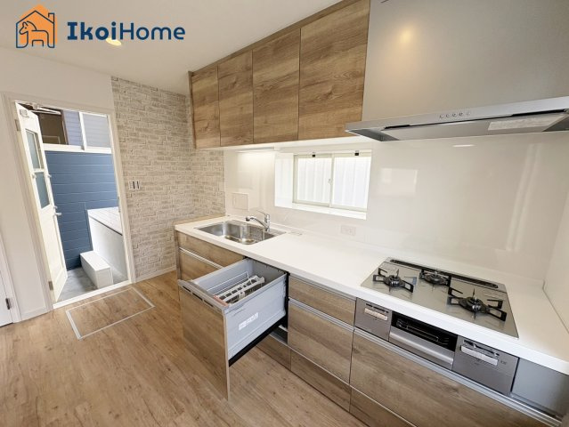 【ホームページに現地動画掲載中】●年中無休：当日予約可●三口コンロには火口にＳＩセンサーを搭載！