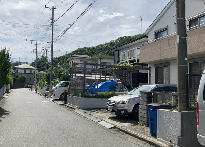 土地の地勢が高台の場合、景色を綺麗にみることができ、景色にこだわってお家探ししている方におすすめです！また平坦地よりも風通しがいいというメリットがあります。デメリットもあるので是非現地でご確認下さい。