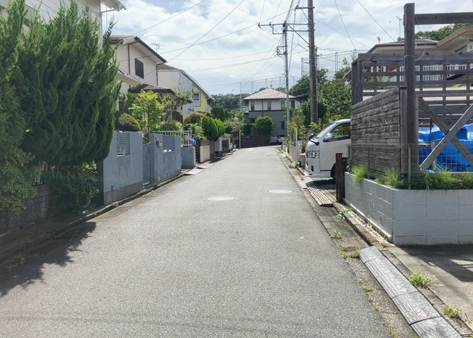 桜や紅葉の名所に出かける人は多いと思いますが、家にいながら季節の移ろいを感じる生活を送りませんか？リビングや窓から見える景色が生活を彩るワンポイントに！現地から見える景色を堪能してみては如何でしょう。