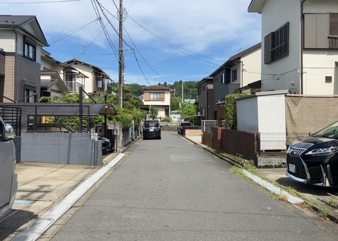 眺望を気にして物件を探す場合、前面に建物が建っていないか現地で確認しましょう！前面に建物があると景色はもちろん、日当たりや風通しにも影響が出てきます。住んだ時のことを想像しながら現地見学をしましょう。