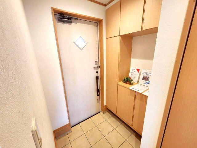 玄関は収納付き！（2026年6月）撮影