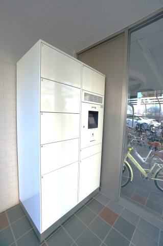 宅配ボックスになります♪不在時に荷物を受け取ることができ便利です♪
