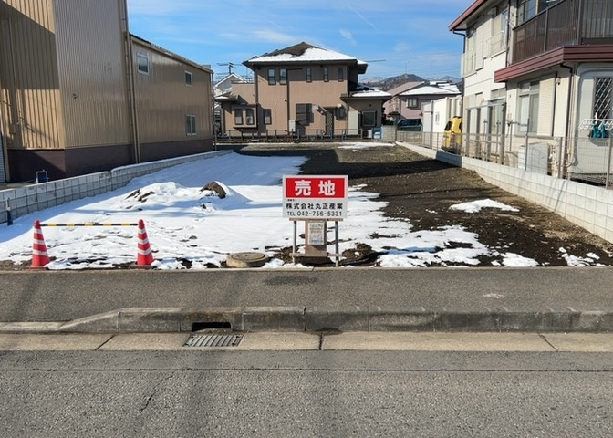 隣家の土地はどうなっているのか、生活利便施設が近くにあるのか、学校まで近いかなど、お客様のライフスタイルにあわせたイメージが重要です。また、近くにあると困る施設が近くにないかも確認するといいでしょう。