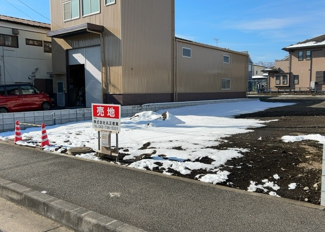 人が暮らすうえで日光は大切な要素となります。日当たりの良さは譲れないポイントですね。併せて近くに大きな建築物の建築予定がないか、あるいはそれが可能な土地が近くにないか事前に確認することもお勧めします。