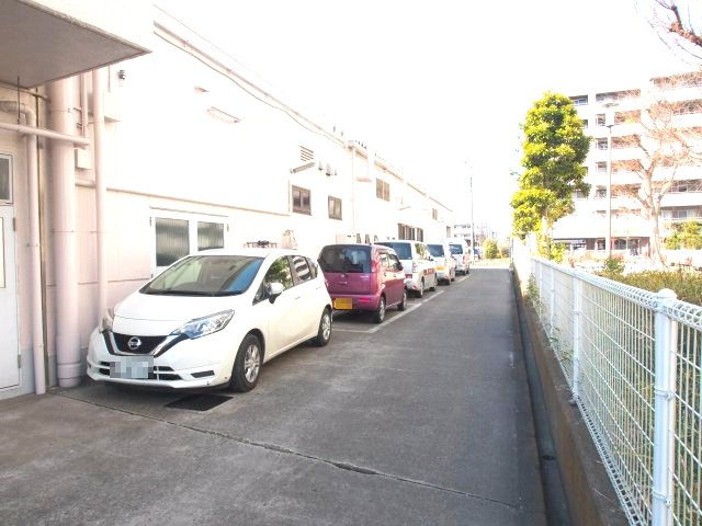 【駐車場】