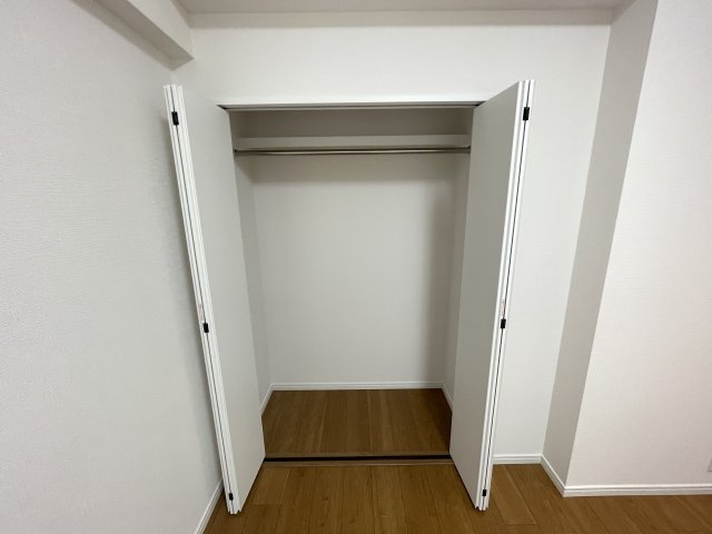 大容量のクローゼットは、衣装持ちの方でも安心。　