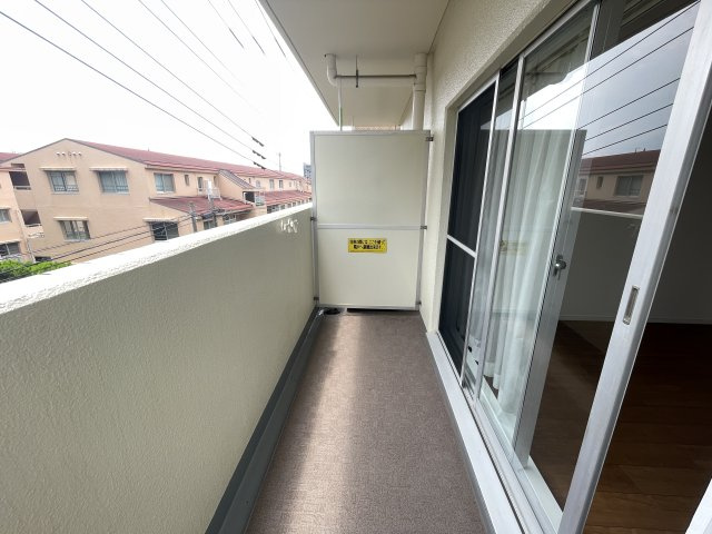 前面棟無しで南向きのバルコニーは、陽当たり・通風・眺望良好です。　