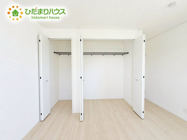 収納があれば物を整理整頓しやすく、部屋が常にすっきりとした状態を保てます。