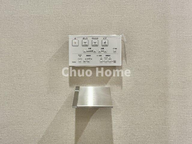 【ウォシュレット】清潔に使いたいお手洗いには最適な設備です。もちろんウォームレットも標準装備です。