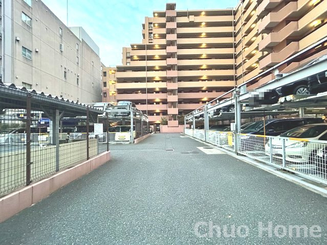 【敷地内駐車場】最新の空き状況や費用などの詳細は担当スタッフまでお問い合わせください。