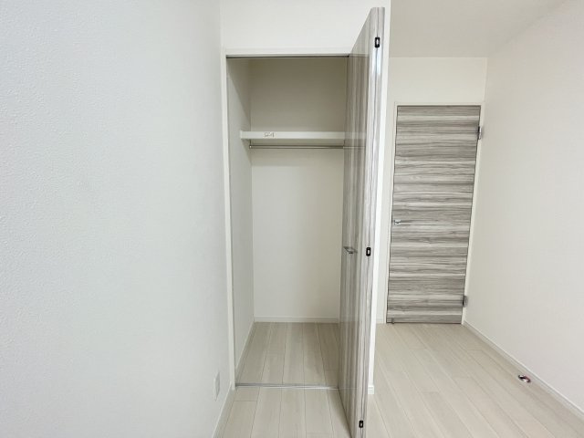 各居室に収納がついており、家族で使い分けしやすくなっています。　