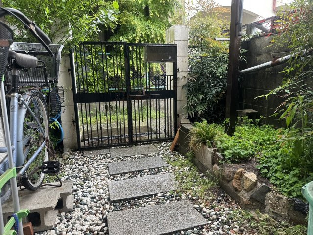 門扉付きの玄関です。