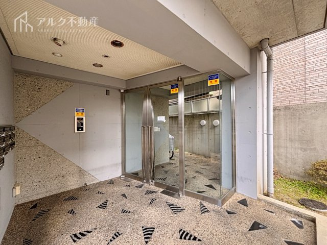 エントランスにはオートロック完備！