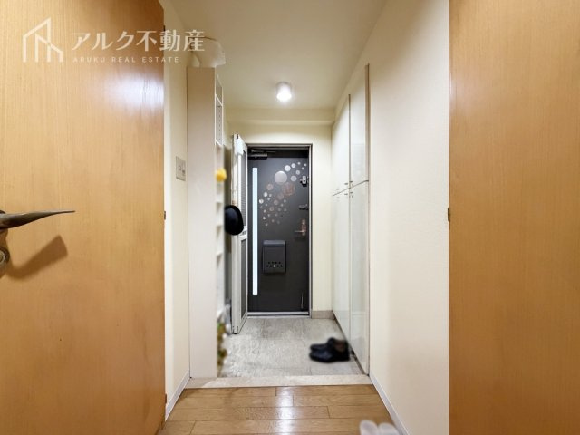 明るい玄関でお出迎えいたします！