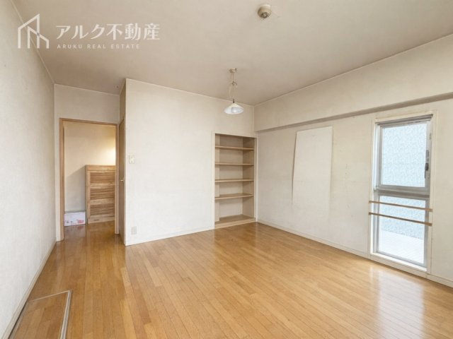LDK約13.8帖（AIによる荷物消去処理を実施した画像です）