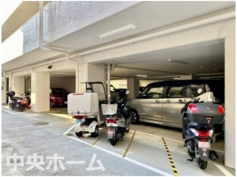 【バイク置場】最新の空き状況や費用などの詳細は担当スタッフまでお問い合わせください。